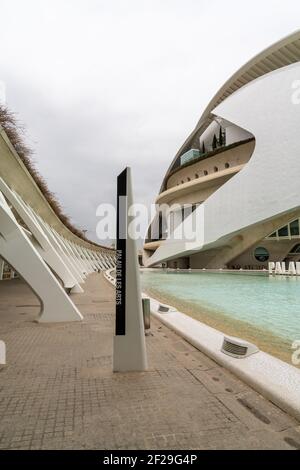 Valencia, Spanien - 3. März 2021: Blick auf das Opernhaus in der Stadt der Künste und Wissenschaften in Valencia Stockfoto