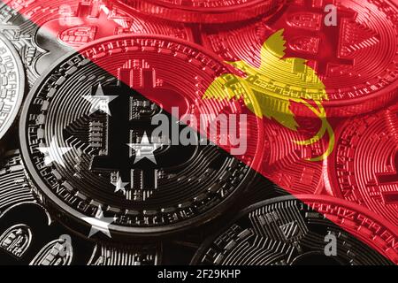 Papua-Neuguinea Bitcoin Flagge, nationale Flagge Kryptowährung Konzept schwarzen Hintergrund Stockfoto