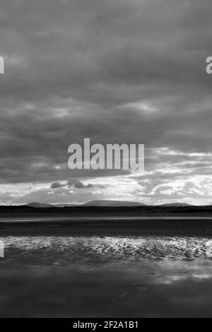 Fernansicht des Cheviot von Cheswick Sands, Northumberland, England, UK Stockfoto