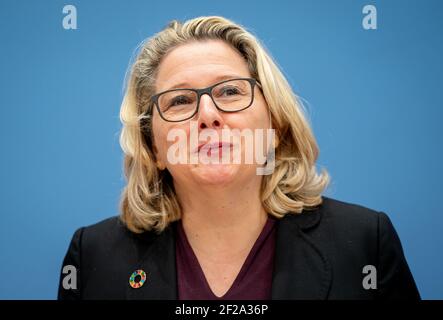 Berlin, Deutschland. März 2021, 11th. Svenja Schulze (SPD), Bundesministerin für Umwelt, Naturschutz und Reaktorsicherheit, hält eine Pressekonferenz zum zehnten Jahrestag der Atomkatastrophe von Fukushima ab und stellt ein Papier zum Abschluss des Atomausstiegs vor. Quelle: Kay Nietfeld/dpa/Alamy Live News Stockfoto