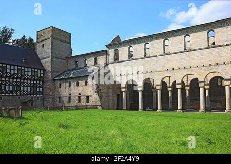 ehemaliges Benediktinerkloster Paulinzella im Rottenbachtal, Landkreis Saalfeld-Rudolstadt, Thüringen, Deutschland / ehemaliges Kloster des Ordens o Stockfoto