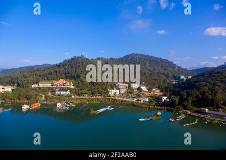 Taiwan, Nantou, Blick auf Sun Moon Lake mit Blick in Richtung Langfeng Tempel Stockfoto