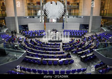 Berlin, Deutschland. März 2021, 04th. Ein Blick auf den Plenarsaal im Deutschen Bundestag. Quelle: Kira Hofmann/dpa-Zentralbild/dpa/Alamy Live News Stockfoto