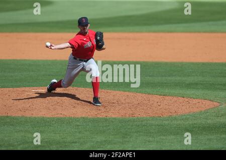 Dienstag, 9. März 2021; Port Charlotte, FL, Boston Red Sox Relief Pitcher John Schreiber (46) hält einen Platz während eines Baseballspiels im Frühjahr im Charlotte Sports Complex. The Rays Beat the Red Sox 11-3 (Kim Hukari/Image of Sport) Stockfoto