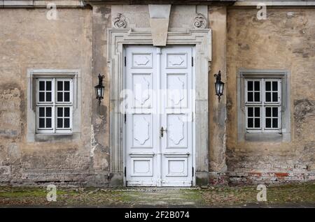 11. März 2021, Sachsen-Anhalt, Köthen: Blick auf den Innenhof des Schlosses Köthen. Ein Restaurator und Sammler historischer Tasteninstrumente stellt dem Schloss Köthen einen Teil seiner Sammlung zur Verfügung. Ab dem 16. Mai werden die Leihgaben in einer neuen Musicalien-Kammer ausgestellt. Foto: Jan Woitas/dpa-Zentralbild/dpa Stockfoto