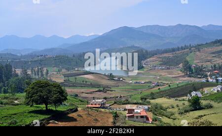 Landschaftsansicht des Emerald Lake in Nilgiris Stockfoto