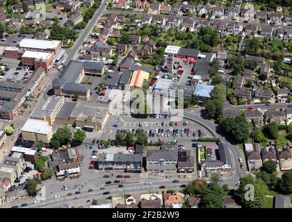 Luftaufnahme des Stadtzentrums von Kidlington, einschließlich des Roten Löwen Und Oxfordshire Fire & Rescue Centre Stockfoto