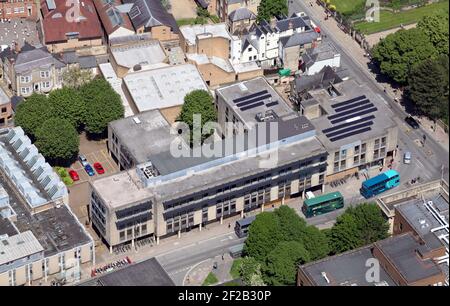 Luftaufnahme des Speedwell House (& Tesco Express) auf der Speedwell Street in Oxford, Oxfordshire Stockfoto