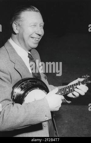 George Formby. Britische Sängerin, Schauspieler als Ukulele-Mann bekannt. 1904-1961. Er war der am höchsten bezahlte britische Schauspieler 1940. Stockfoto