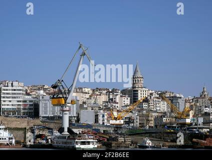 ungeplante Urbanisierung ist ein großes Problem für Metropolen wie Istanbul city Stockfoto