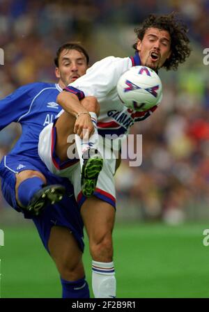 ALBERT FERRER FUSSBALLSPIELER FÜR CHELSEA JULI 1999DURING DER DENNIS KLUGES TESTIMONIAL MATCH GEGEN BOLOGNA Stockfoto