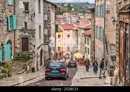 Rue Grangevieille im historischen Zentrum von Le Puy-en-Velay, Departement Haute-Loire, Region Auvergne-Rhône-Alpes, Frankreich Stockfoto