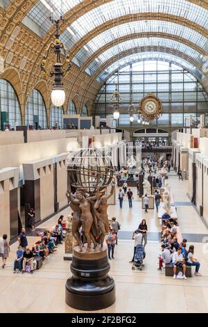 Hauptgang des Musée d'Orsay, Paris, Frankreich Stockfoto
