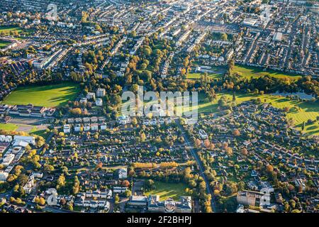 Eine Luftaufnahme von UCAS, Pittville Pump Room und Pittville Park, Cheltenham, Gloucestershire, Großbritannien Stockfoto