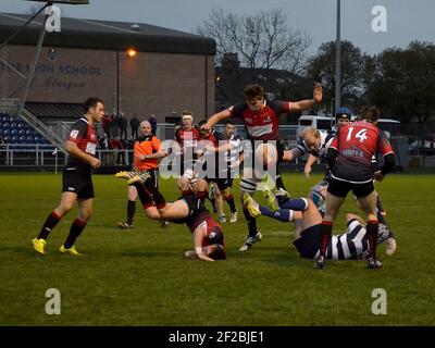 Glasgow, Schottland, Großbritannien. 1st. November 2014: Ein Rugby-Spiel gegen Glasgow Hawks und Herriot. Stockfoto