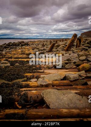 Joggins Fossil Cliffs an der Bay of Fundy in Nova Scotia, Kanada ist der Ort einer historischen Werft und auch wo viele prähistorische Fossilien waren Stockfoto