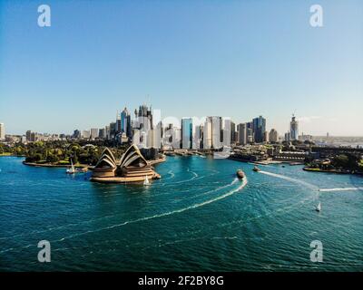 Drohnenbild von Sydney mit Sydney Harbour und Sydney Opera House, New South Wales, Australien Stockfoto