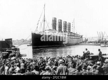 Lusitania. RMS Lusitania dockte 1907 in New York City an Stockfoto