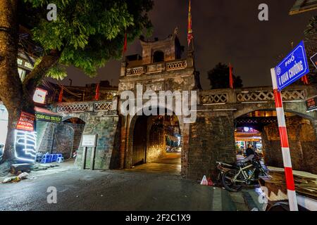 Das alte Stadttor von Hanoi in Vietnam Stockfoto