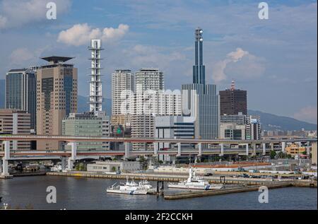 Skyline und Hafen von Kobe in Japan Stockfoto