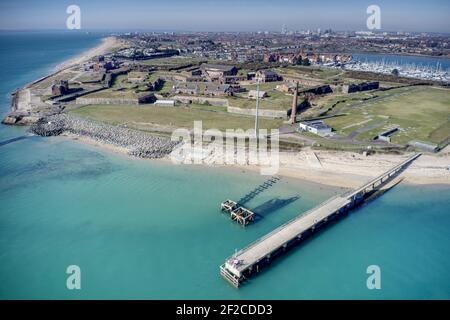 Luftaufnahme von Fort Cumberland in Southsea die fünfeckige Artillerie Befestigung errichtet, um den Eingang zum Langstone Hafen zu bewachen Stockfoto