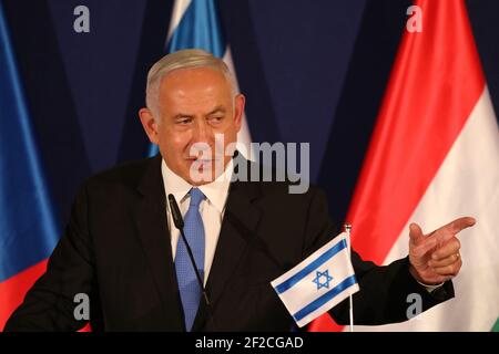 Jerusalem, Israel. März 2021, 11th. Der israelische Ministerpräsident Benjamin Netanjahu spricht während einer Pressekonferenz mit dem ungarischen Premierminister Viktor Orbán und dem tschechischen Premierminister Andrej Babiš bei ihrem Treffen am Donnerstag, dem 11. März 2021 in Jerusalem. Pool Foto von Abir Sultan/UPI Kredit: UPI/Alamy Live Nachrichten Stockfoto