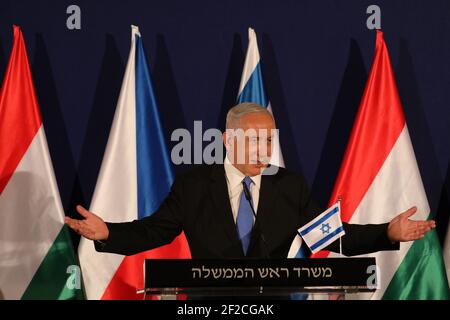 Jerusalem, Israel. März 2021, 11th. Der israelische Ministerpräsident Benjamin Netanjahu spricht während einer Pressekonferenz mit dem ungarischen Premierminister Viktor Orbán und dem tschechischen Premierminister Andrej Babiš bei ihrem Treffen am Donnerstag, dem 11. März 2021 in Jerusalem. Pool Foto von Abir Sultan/UPI Kredit: UPI/Alamy Live Nachrichten Stockfoto