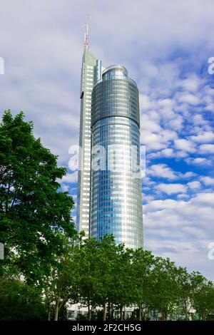 01 Juni 2019 Wien, Österreich - Millennium Tower an der Donau, modernes Geschäftszentrum in Wien. Stockfoto