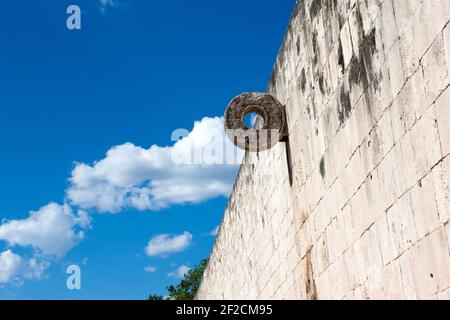 Stone Ring am Great Ballcourt Gebäude, Mexiko Stockfoto