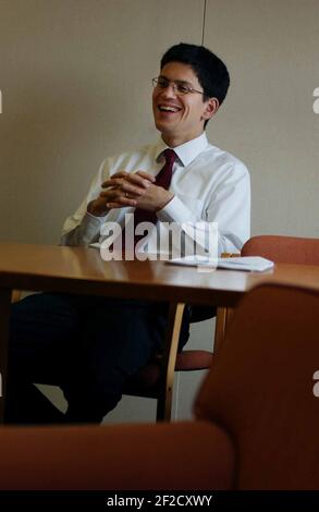 DAVID MILIBAND, 5/8/02 PILSTONdavid milliband Stockfoto