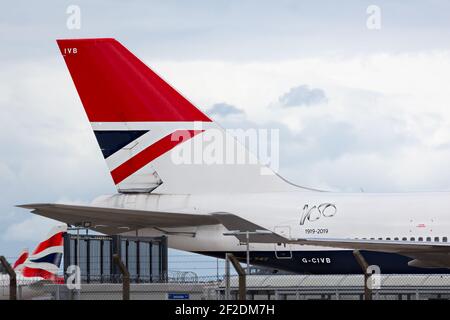 London Heathrow, Großbritannien, Juni 2020 - British Airways, Heckflosse der Retro Negus Lackierung Boeing 747 Jumbo Jet feiert 100 Jahre British Airways Stockfoto