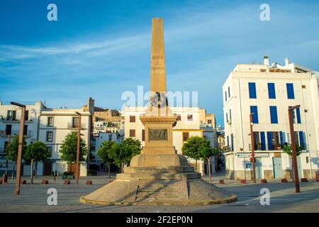 Ibiza, Spanien - 7. Mai 2020: Denkmal zu Ehren Korsairs, in der Gegend des Hafens von Ibiza als die Plattformen bekannt. Mehr als hundert Jahre alt Stockfoto