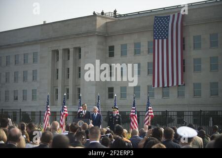 Präsident Barack Obama spricht vor dem Pentagon. (9723014713). Stockfoto