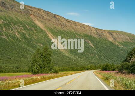 Die Silberstraße E95 zwischen Vasterbotten, Mittellappland und Norwegisch Stockfoto