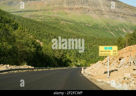 Die Silberstraße E95 zwischen Vasterbotten, Mittellappland und Norwegisch Stockfoto