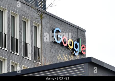 München, Deutschland. März 2021, 11th. Google Germany GmbH in München, Arnulfpark Zentrale, Büros, Fassade, Gebäude, Logo, Firmenlogo, Firmenemblem. Quelle: dpa/Alamy Live News Stockfoto
