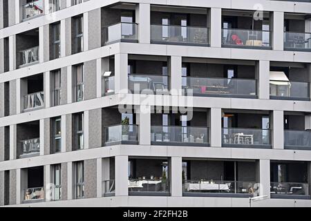 München, Deutschland. März 2021, 11th. Stadt München Arnulfpark, moderne Stadtwohnungen, Stadtwohnungen, Immobilien, Metropole, Immobilienpreise, Immobilien, Stadtwitte, Zentrum, Fassaden, Fassade, Gebäude, Häuser, Lage, Stadtlage, Stadtzentrum, Stadtzentrum, Stadtblick. Quelle: dpa/Alamy Live News Stockfoto