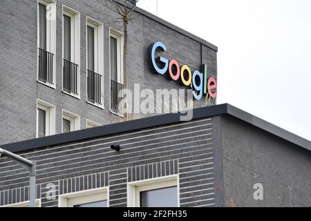 München, Deutschland. März 2021, 11th. Google Germany GmbH in München, Arnulfpark Zentrale, Büros, Fassade, Gebäude, Logo, Firmenlogo, Firmenemblem. Quelle: dpa/Alamy Live News Stockfoto