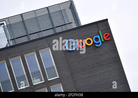 München, Deutschland. März 2021, 11th. Google Germany GmbH in München, Arnulfpark Zentrale, Büros, Fassade, Gebäude, Logo, Firmenlogo, Firmenemblem. Quelle: dpa/Alamy Live News Stockfoto