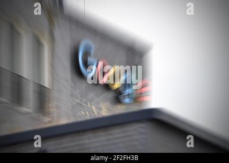 München, Deutschland. März 2021, 11th. Google Germany GmbH in München, Arnulfpark Zentrale, Büros, Fassade, Gebäude, Logo, Firmenlogo, Firmenemblem. Quelle: dpa/Alamy Live News Stockfoto