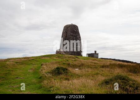 Der Eask Tower auf der Spitze des Hügels Stockfoto