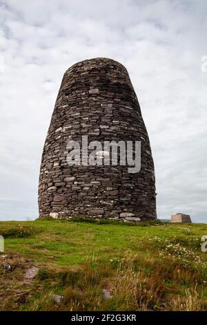 Der Eask Tower auf der Spitze des Hügels Stockfoto