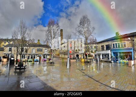 Rainbow, St. George's Square, Hebden Bridge, Calderdale, West Yorkshire Stockfoto