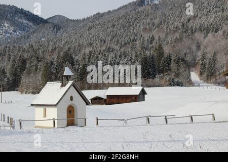 Winterwanderung in Gerold, Kapelle, bei Klais, Krün, Europa, Deutschland, Bayern, Oberbayern, Werdenfels, Winter, Stockfoto