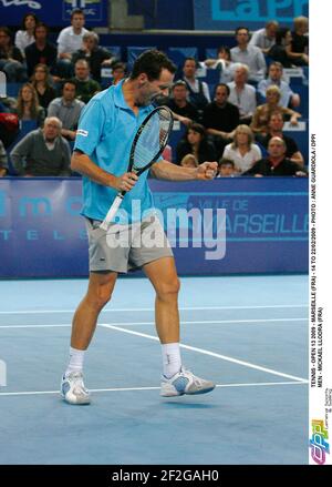 TENNIS - GEÖFFNET 13 2009 - MARSEILLE (FRA) - 14 BIS 22/02/2009 - FOTO : ANNE GUARDIOLA / DPPI MEN - MICKAEL LLODRA (FRA) Stockfoto