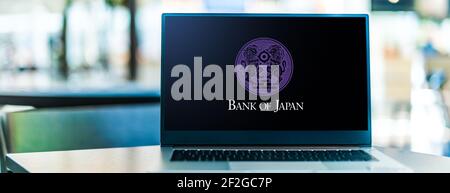 POSEN, POL - 6. FEB 2021: Laptop-Computer mit Logo der Bank of Japan, der japanischen Zentralbank mit Hauptsitz in Tokio Stockfoto