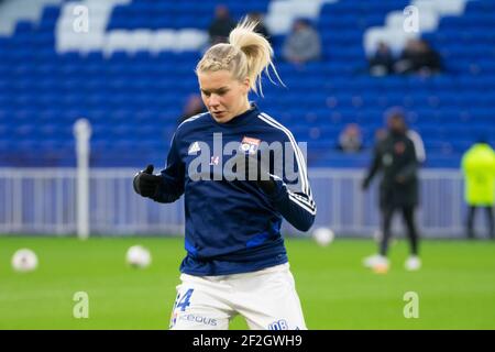 Ada Hegerberg von Olympique Lyonnais erwärmt sich vor der französischen Frauenmeisterschaft, D1 Arkema Fußballspiel zwischen Olympique Lyonnais und Paris Saint Germain am 16. November 2019 im Groupama Stadion in Decines Charpieu bei Lyon, Frankreich - Foto Antoine Massinon / A2M Sport Consulting / DPPI Stockfoto