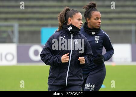 Maelle Garbino von Girondin de Bordeaux und Ines Jaurena von Girondin de Bordeaux wärmen sich vor der französischen Meisterschaft der Frauen, D1 Arkema Fußballspiel zwischen Paris FC und Girondins de Bordeaux am 23. November 2019 im Interdépart Robert Bobin 1 Stadion in Bondoufle, Frankreich - Foto Antoine Massinon / A2M Sport Consulting / DPPI Stockfoto