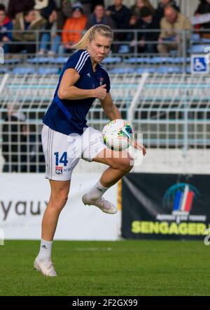 Ada Hegerberg von Olympique Lyonnais erwärmt sich vor der französischen Frauenmeisterschaft, D1 Arkema-Fußballspiel zwischen ASJ Soyaux und Olympique Lyonnais am 24. November 2019 im Lebon-Stadion in Angouleme, Frankreich - Foto Antoine Massinon / A2M Sport Consulting / DPPI Stockfoto
