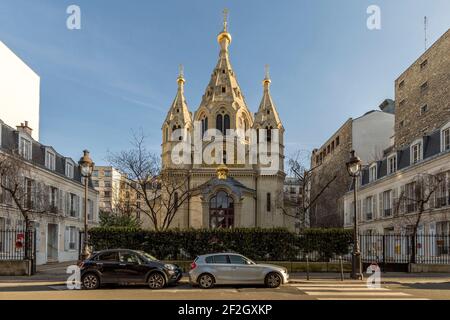 Paris, Frankreich - 19. Februar 2021: Die Alexander-Nevsky-Kathedrale ist eine russisch-orthodoxe Kathedrale im 8th. Arrondissement von Paris. ICH Stockfoto